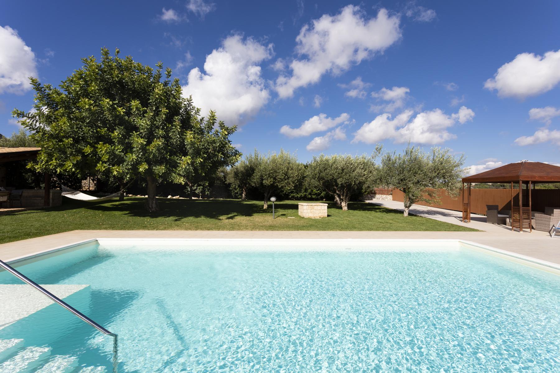 villa for rent with large garden and space outdoor countryside 